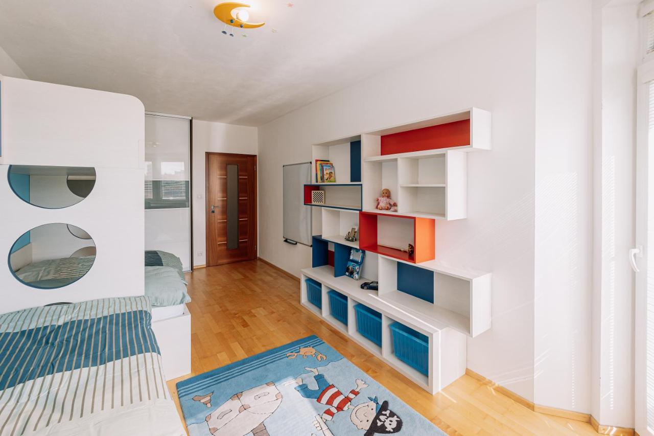 Apartment Family Bratislava Parking Slot Included! Extérieur photo