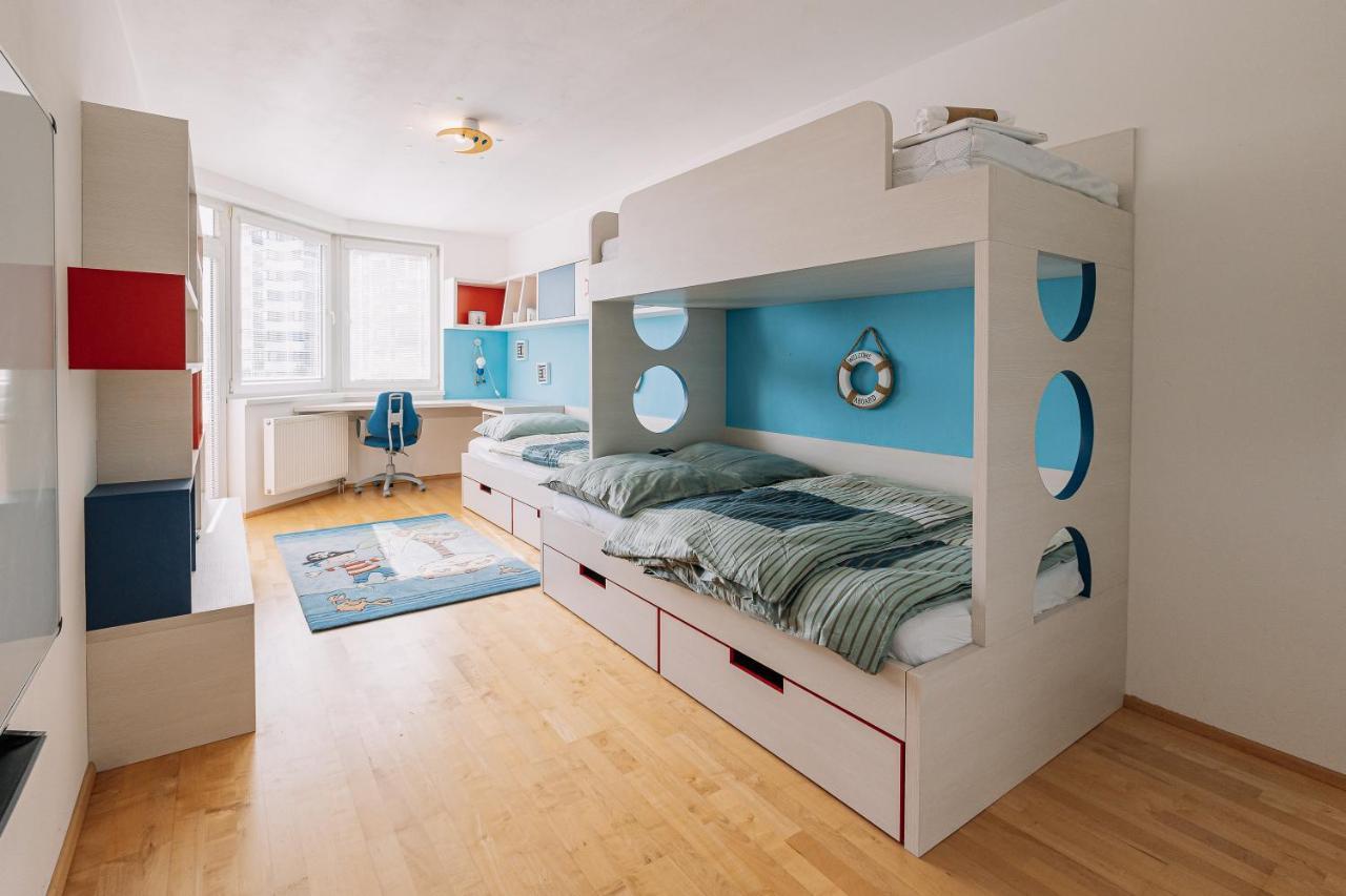 Apartment Family Bratislava Parking Slot Included! Extérieur photo