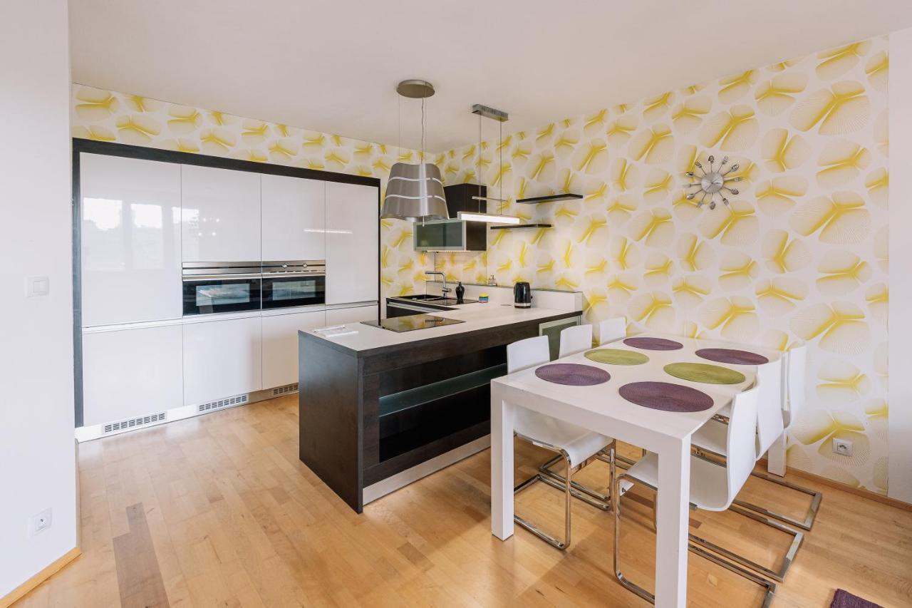 Apartment Family Bratislava Parking Slot Included! Extérieur photo