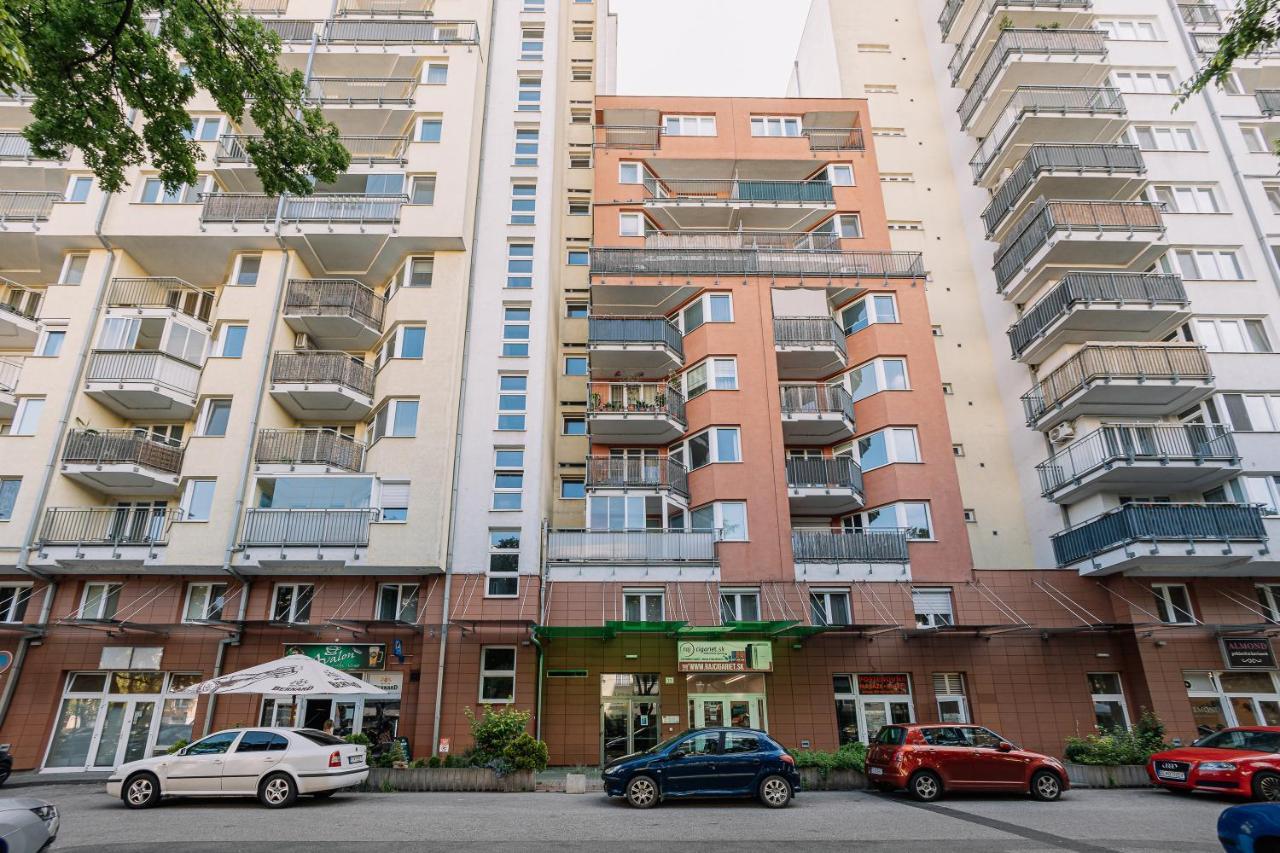 Apartment Family Bratislava Parking Slot Included! Extérieur photo